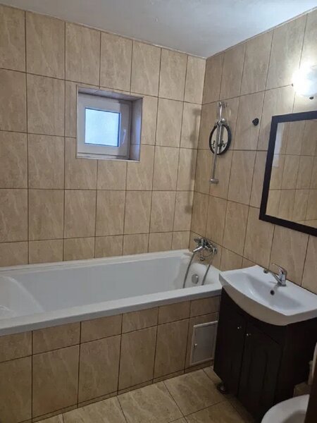 Drumul Taberei, Moghioros 3 camere 4/10